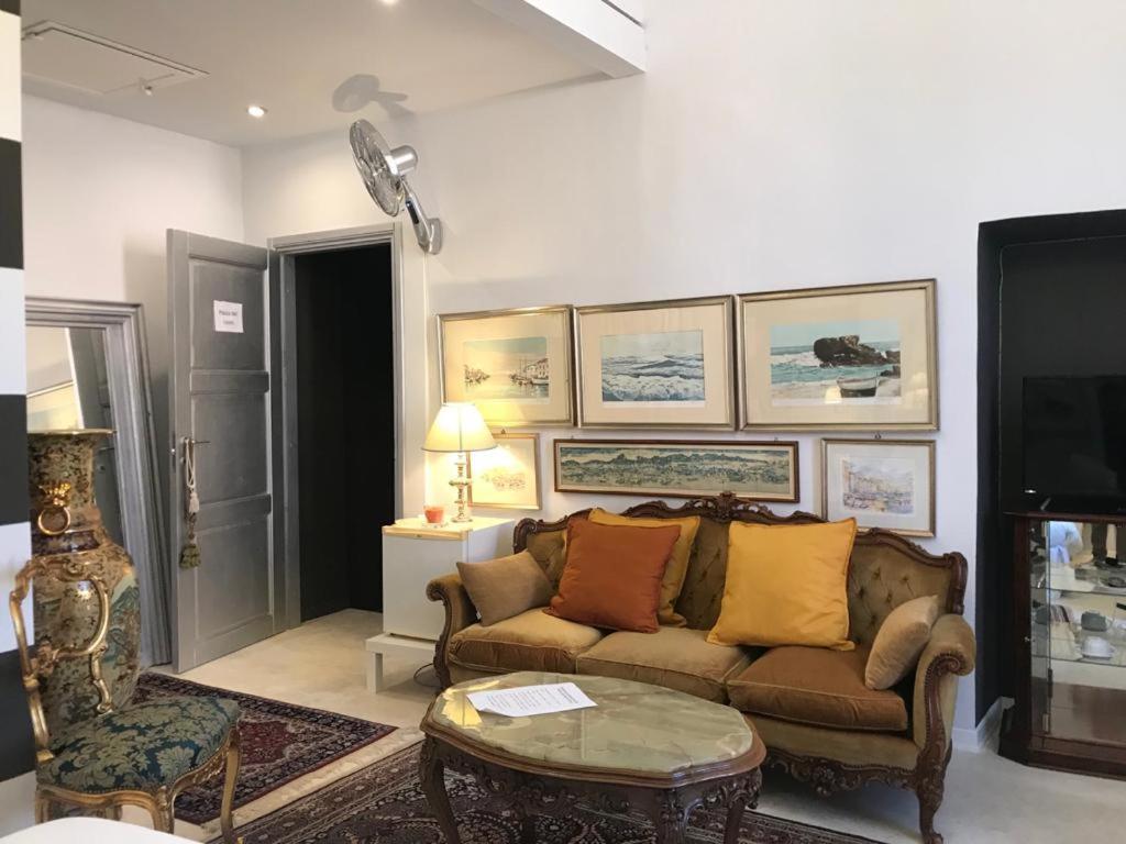 Sanctus Syrus 4 Hotel Albenga Buitenkant foto