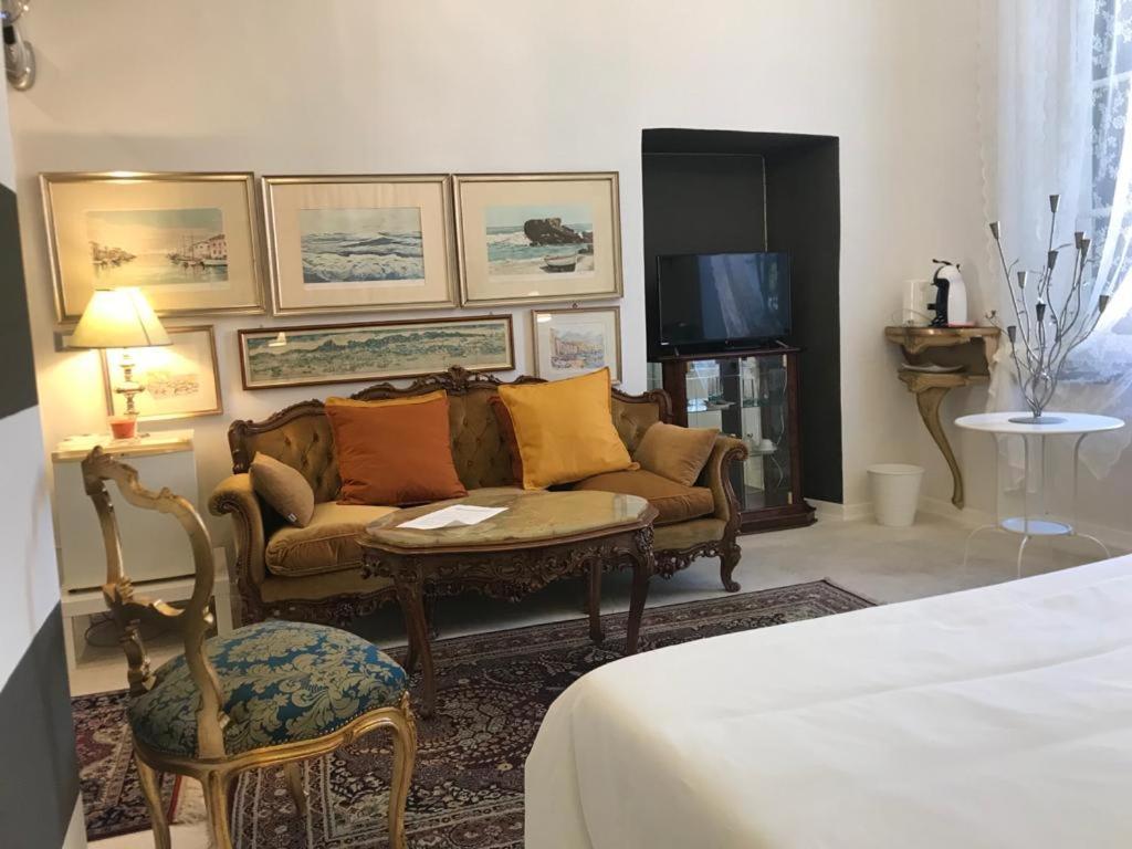 Sanctus Syrus 4 Hotel Albenga Buitenkant foto
